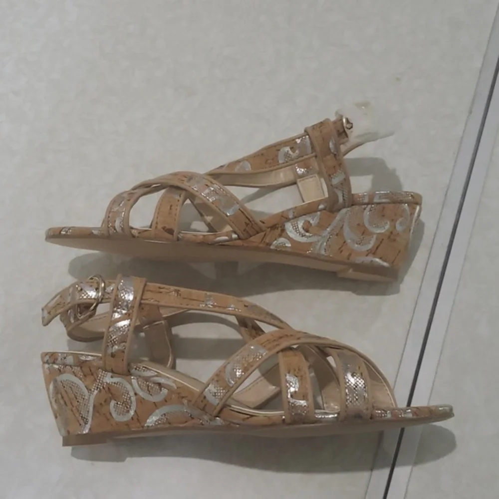 Cinderella of boston  size 2.5 W‎